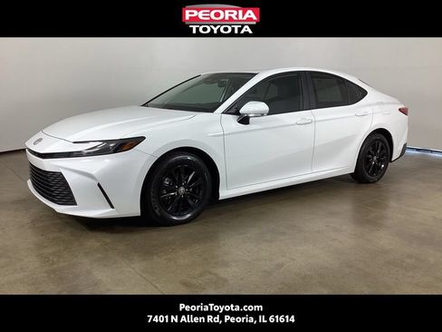 Used 2025 Toyota Camry LE FWD image 1