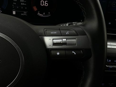 Used 2025 Hyundai Kona SEL image 36