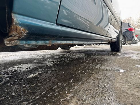 Used 2003 Chevrolet Venture LS image 21