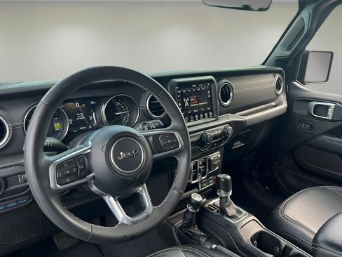 Used 2023 Jeep Wrangler Unlimited Sahara image 11