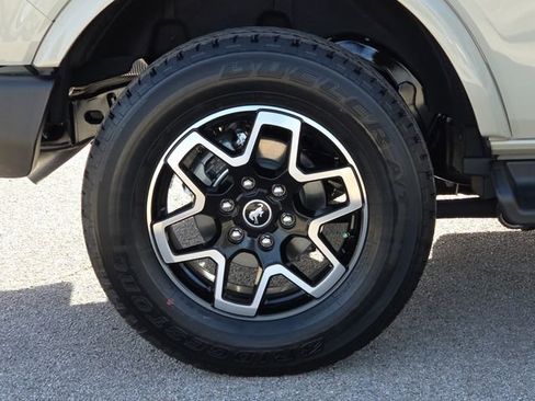 New 2025 Ford Bronco Outer Banks image 10