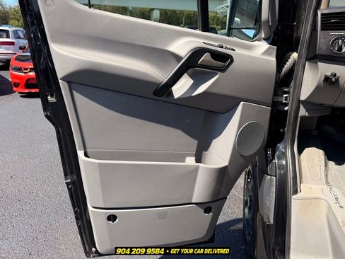 Used 2015 Mercedes-Benz Sprinter 3500 image 21