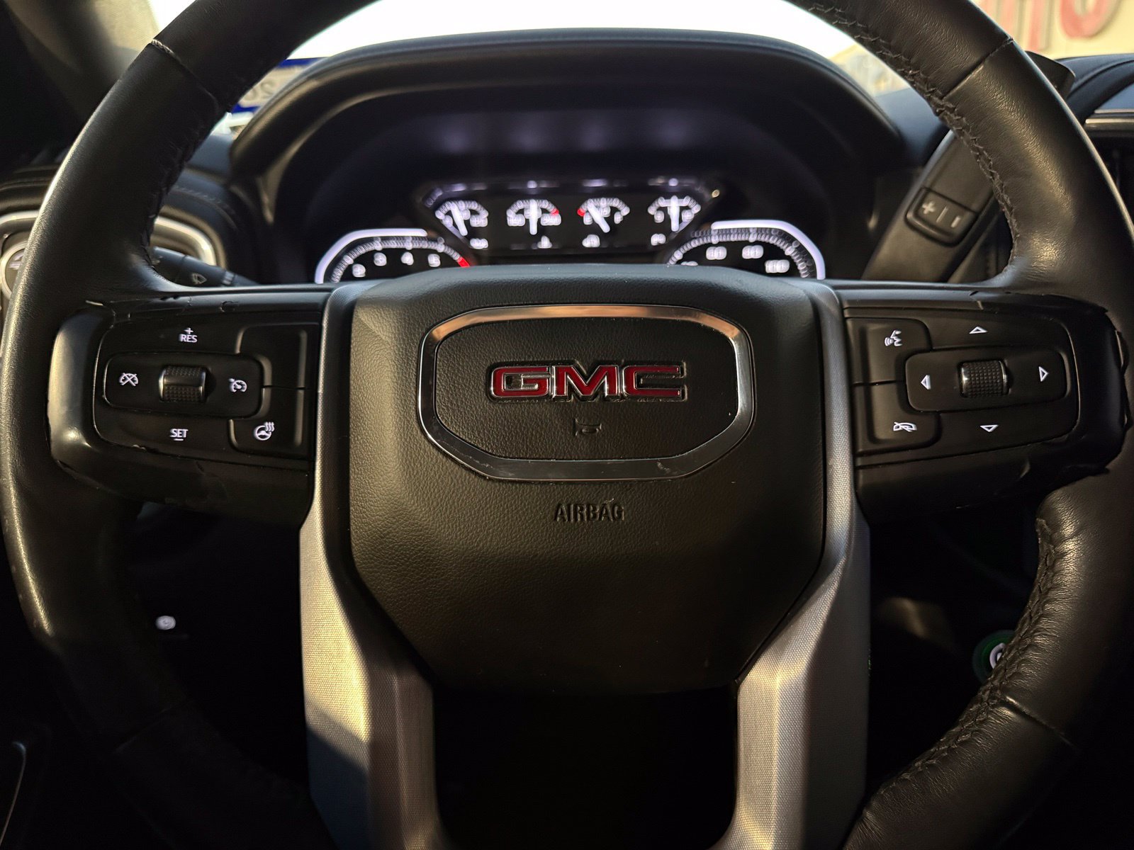Used 2021 GMC Sierra 1500 SLT RWD image 8
