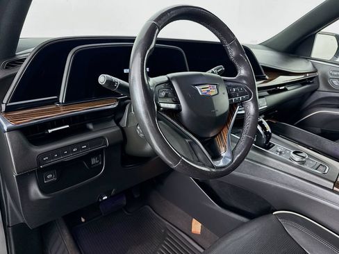 Used 2022 Cadillac Escalade ESV Premium Luxury AWD/4WD image 9