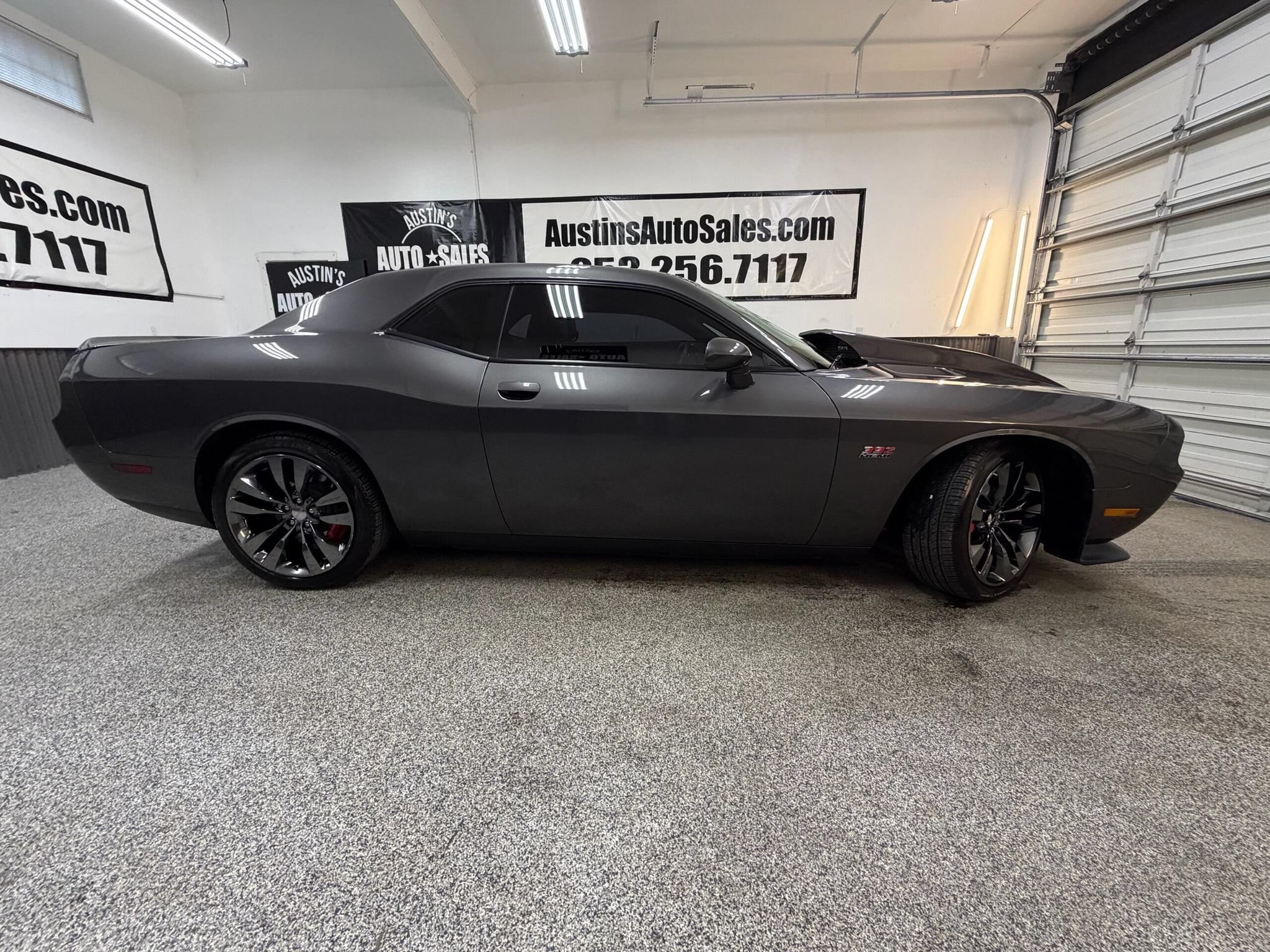 Used 2013 Dodge Challenger SRT8 w/ Harman Kardon Audio Group RWD image 2