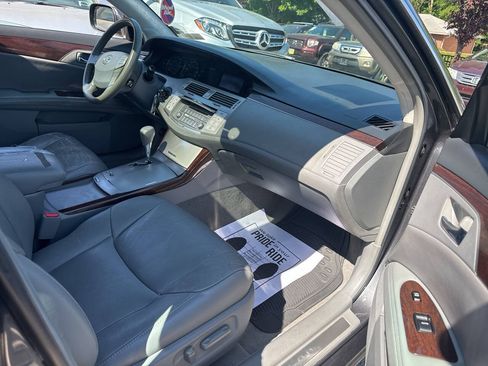 Used 2008 Toyota Avalon Touring FWD image 7
