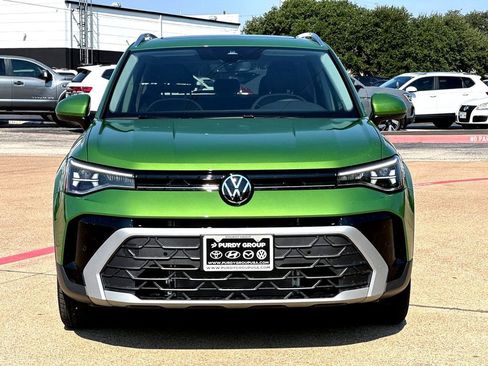 New 2025 Volkswagen Taos SE image 3