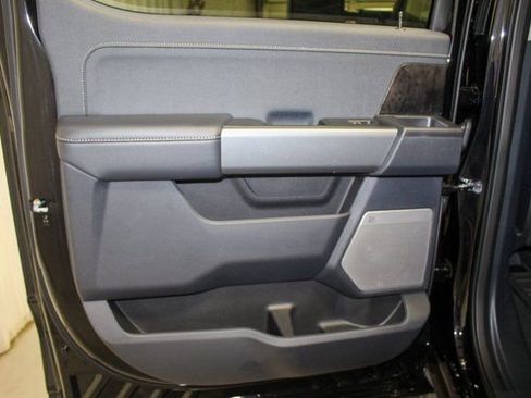 Used 2025 Ford F350 Lariat w/ Black Appearance Package image 13