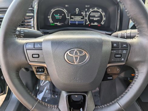Used 2026 Toyota Camry XLE FWD image 11