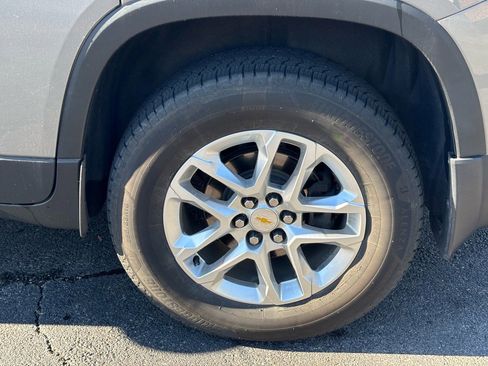 Used 2021 Chevrolet Traverse LS image 6