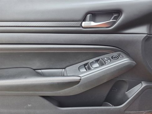 Used 2022 Nissan Altima 2.5 SR image 15