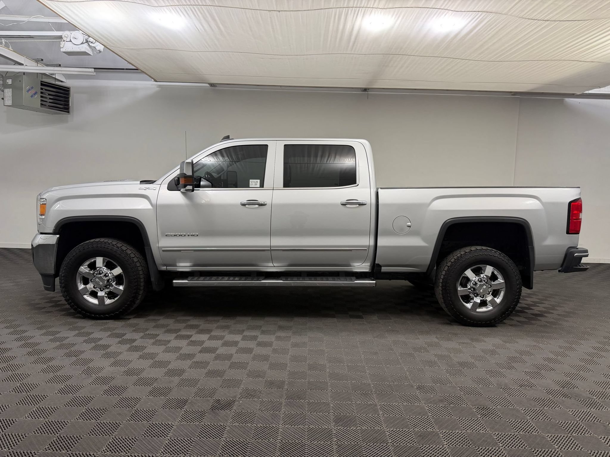 Used 2016 GMC Sierra 2500 SLT w/ Duramax Plus Package AWD/4WD image 2