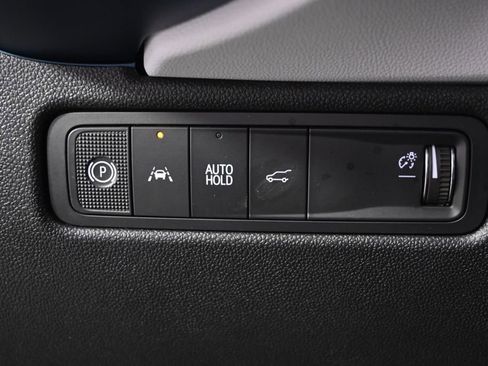 Used 2025 Chevrolet Equinox EV LT image 24