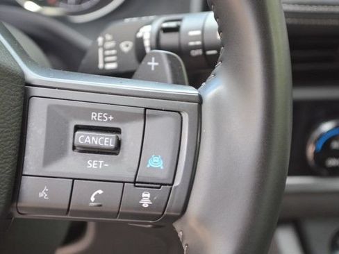 Used 2025 Nissan Rogue SV AWD/4WD image 21