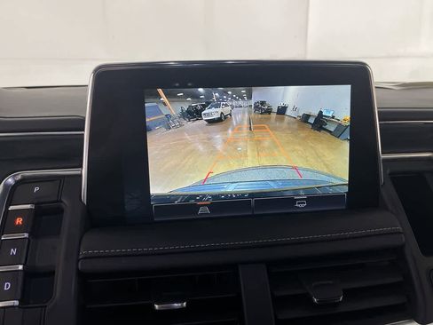 Used 2024 GMC Yukon XL SLT image 19