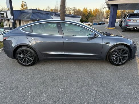 Used 2019 Tesla Model 3 Standard Range Plus image 8