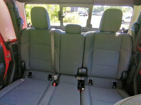 New 2025 Jeep Gladiator Sport image 20