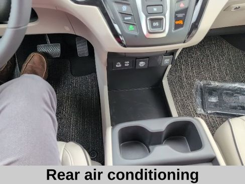 New 2026 Honda Odyssey Touring image 6