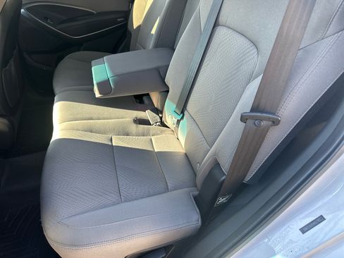 Used 2017 Hyundai Santa Fe Sport image 9