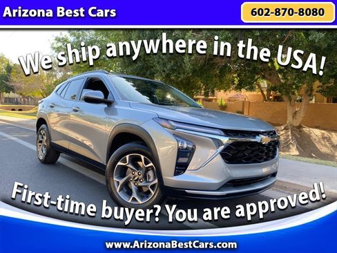 Used 2025 Chevrolet Trax LT w/ Driver Confidence Package image 1