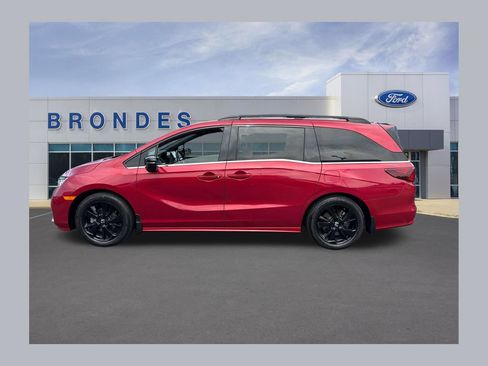 Used 2023 Honda Odyssey Sport image 1