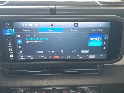 Used 2024 Jeep Wrangler Unlimited w/ Convenience Group AWD/4WD image 23