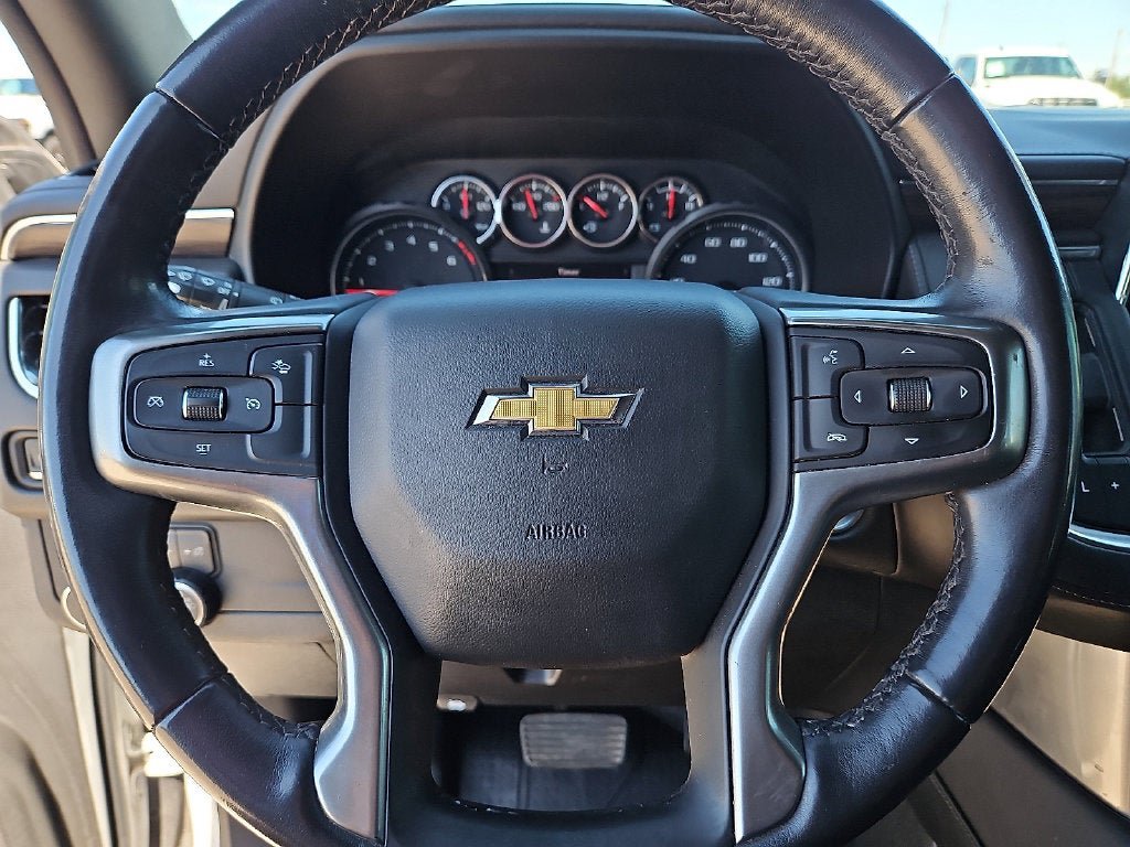 Used 2021 Chevrolet Suburban LT RWD image 30
