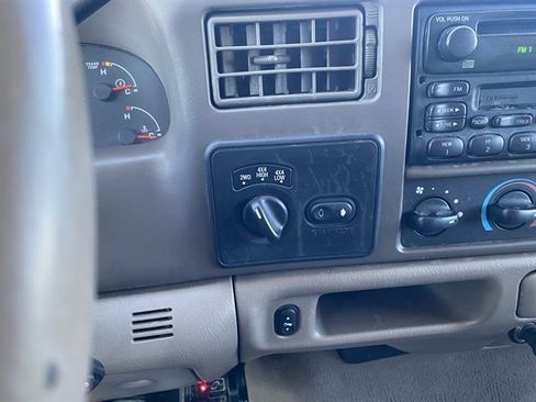 Used 2004 Ford F250 Lariat image 18