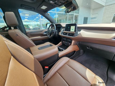 Used 2024 Chevrolet Suburban High Country AWD/4WD image 47