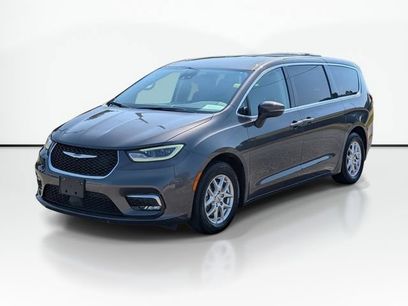 Used 2023 Chrysler Pacifica Touring-L