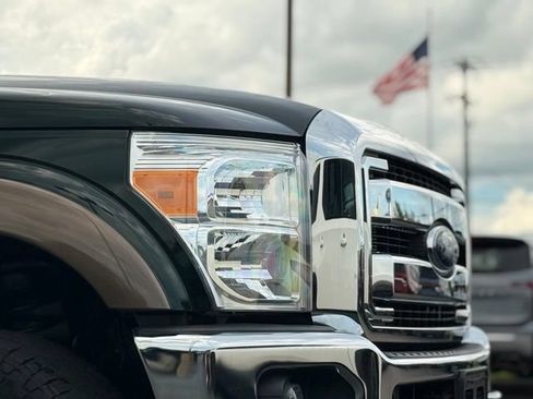 Used 2015 Ford F250 Lariat w/ Chrome Package AWD/4WD image 32