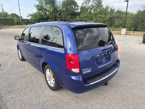 Used 2019 Dodge Grand Caravan SXT w/ Driver Convenience Group FWD image 8