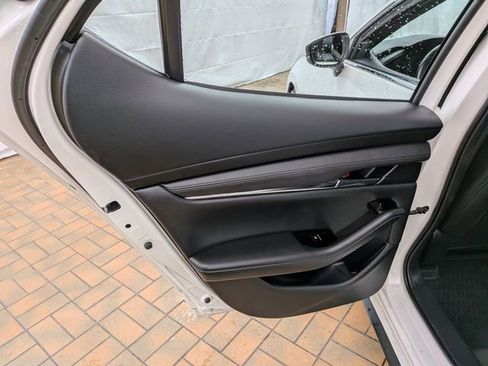 Used 2021 MAZDA MAZDA3 s image 19