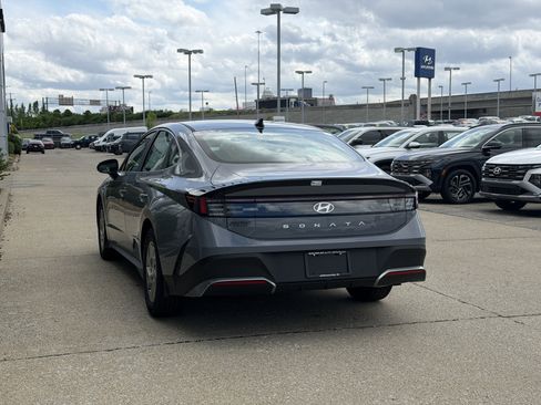 New 2026 Hyundai Sonata SE FWD image 7