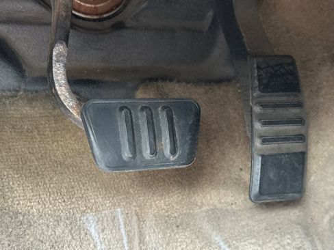 Used 2005 Ford Mustang GT Premium image 40