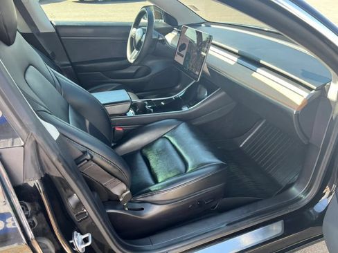 Used 2020 Tesla Model 3 Standard Range Plus RWD image 7