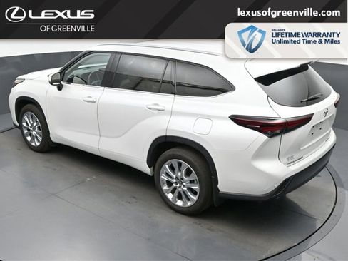 Used 2024 Toyota Highlander Limited image 48