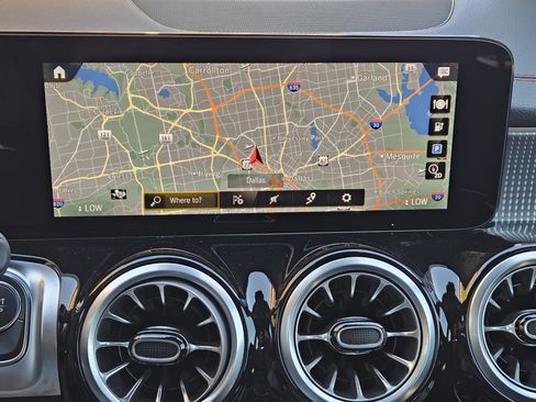 Used 2023 Mercedes-Benz EQB 300 4MATIC image 18