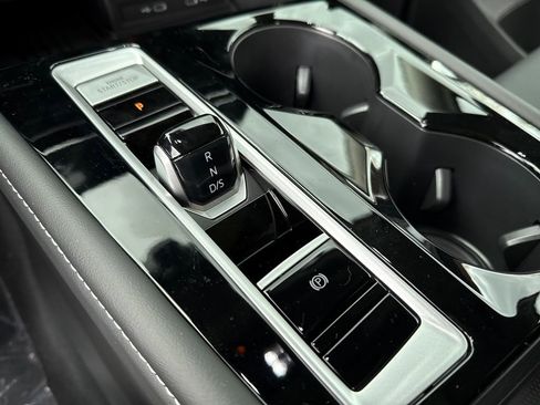 New 2026 Volkswagen Atlas SE image 11