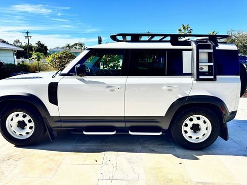 Used 2023 Land Rover Defender 110 S image 5