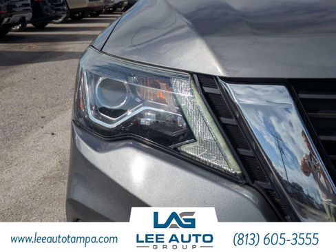 Used 2019 Nissan Pathfinder S AWD/4WD image 9