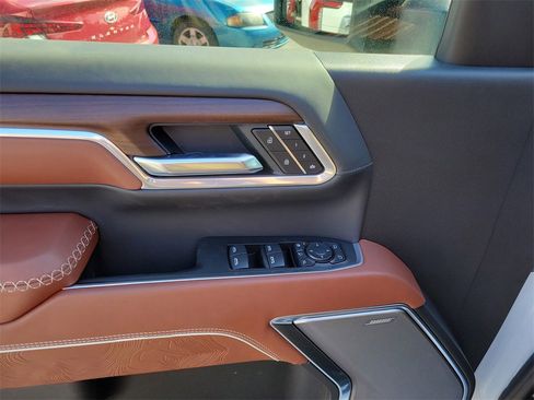 New 2026 GMC Sierra 2500 Denali Ultimate w/ Max Trailering Package image 8