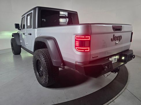 Used 2022 Jeep Gladiator Rubicon w/ Trailer Tow Package AWD/4WD image 3