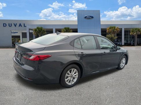 Used 2025 Toyota Camry LE FWD image 4