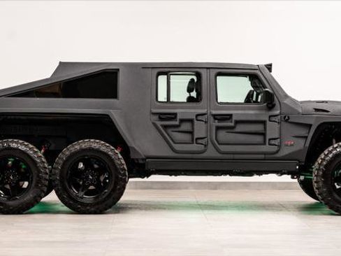 Used 2025 Jeep Gladiator Sport image 7