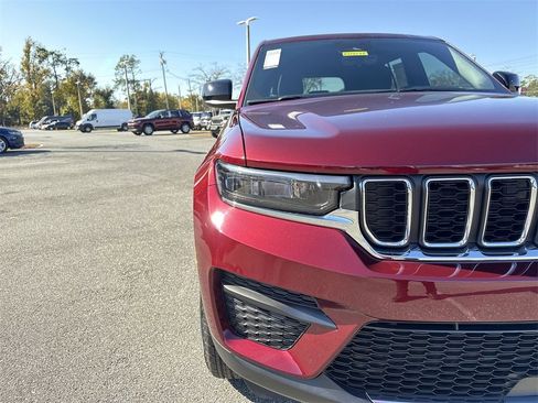 New 2025 Jeep Grand Cherokee Laredo X image 9