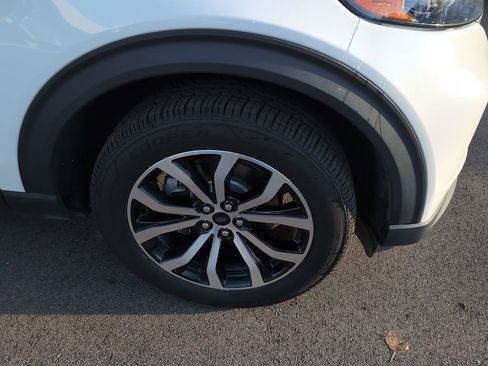 Used 2022 Ford Explorer ST image 45