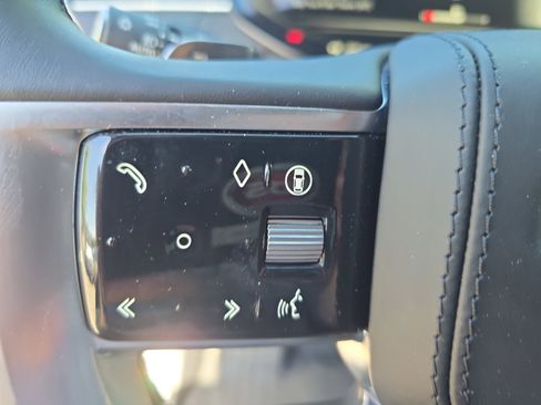 Certified 2025 Land Rover Range Rover Long Wheelbase SE AWD/4WD image 17