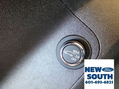 Used 2023 GMC Acadia SLT image 11