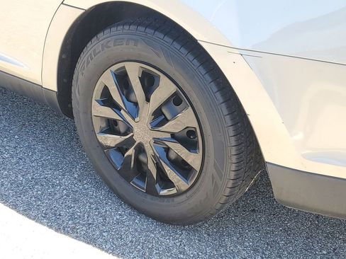 Used 2018 Ford Taurus Limited FWD image 36